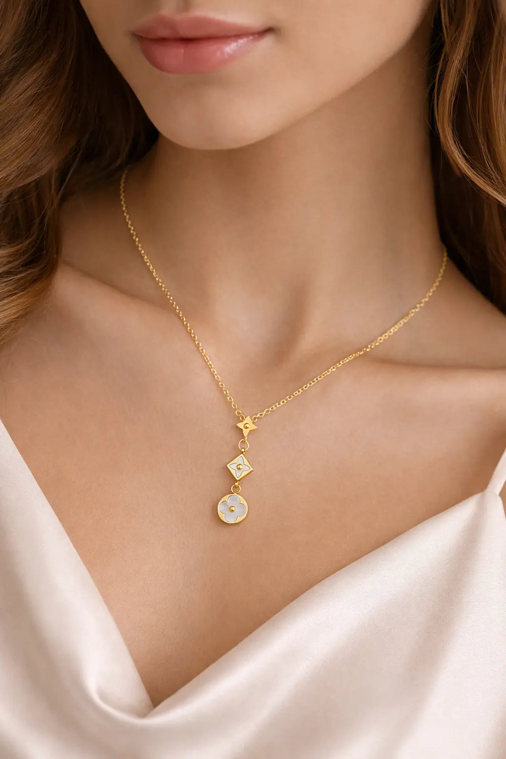 AURA BLOSSOM TRIO Collana élange