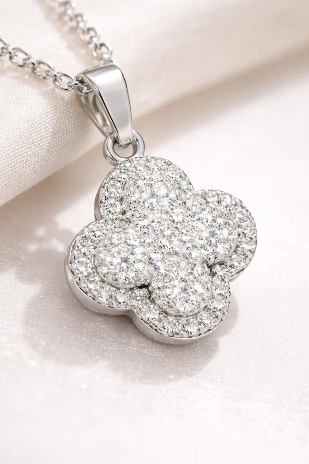 PURE CLOVER Collana élange