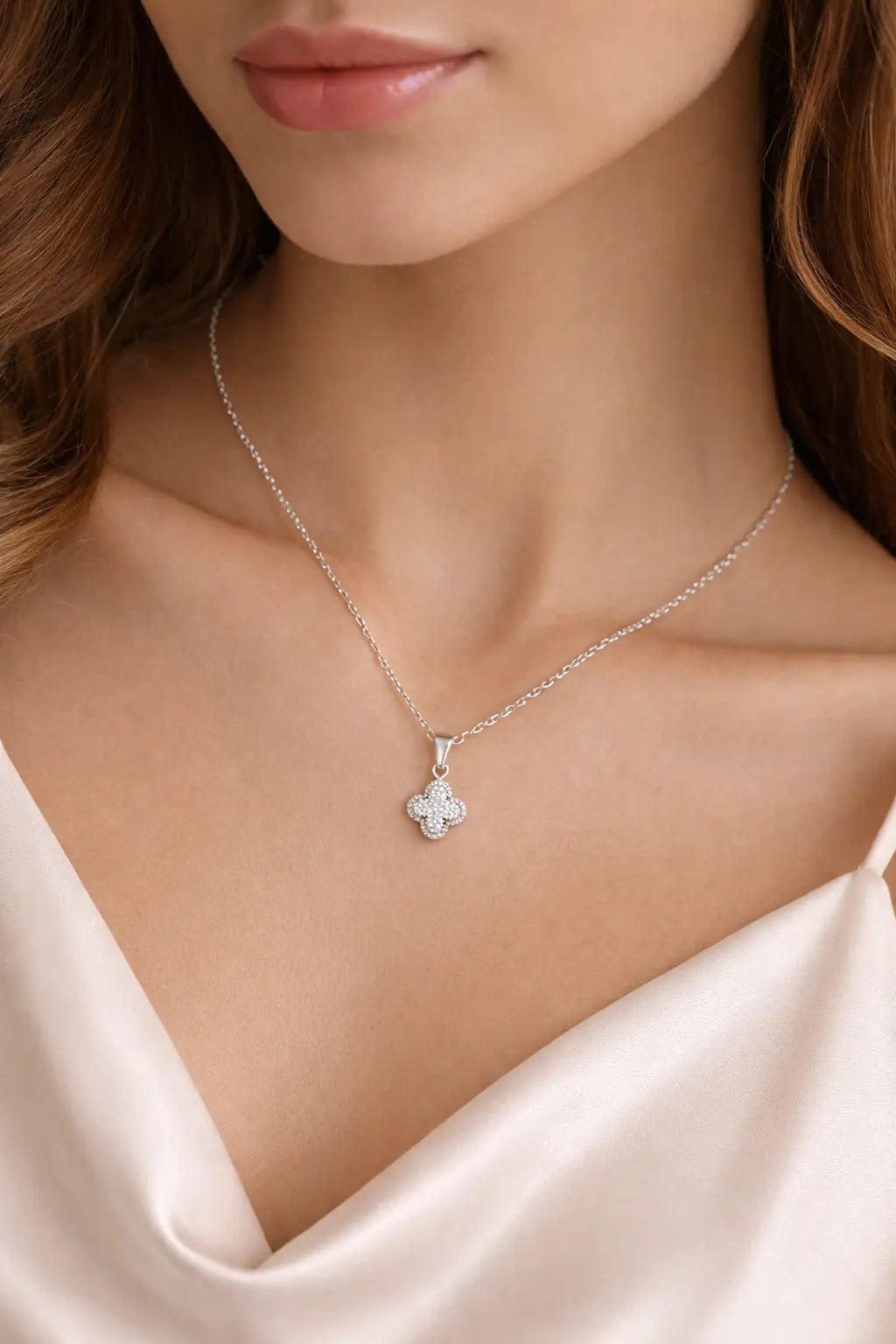 PURE CLOVER Collana élange